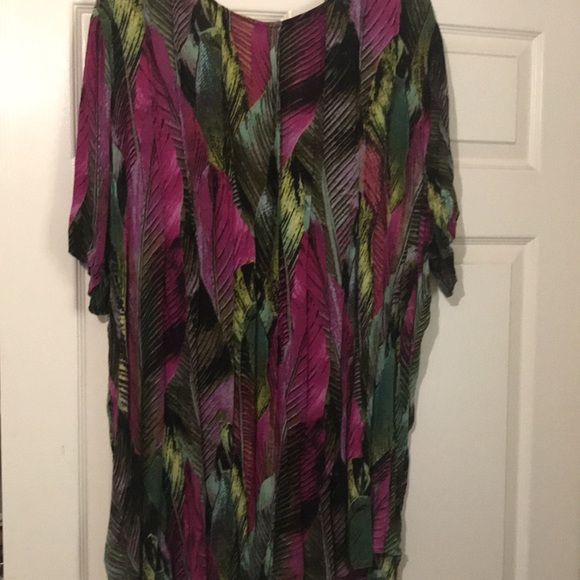 Tropical Short Sleeve Top. Fuchsia, Green & Black - Picture 5 of 5